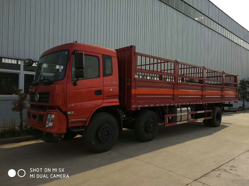 東風(fēng)9.5米(15.3噸)氣瓶車(chē)